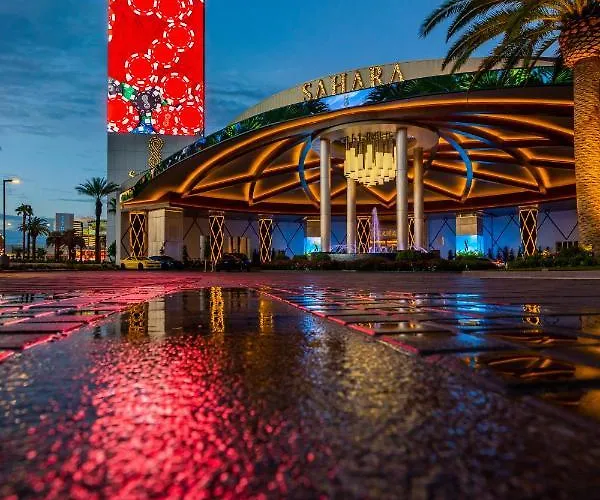 Luxury Hotels in Las Vegas near SlotZilla Zip Line
