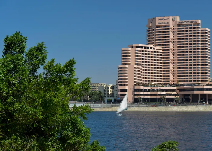 Luxury Hotels in Cairo near Tahrir Square