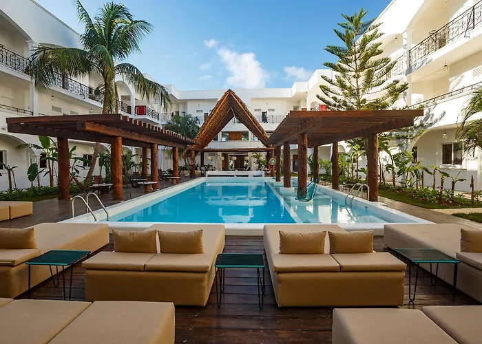 Luxury Hotels in Playa del Carmen near Parque, Portal Maya