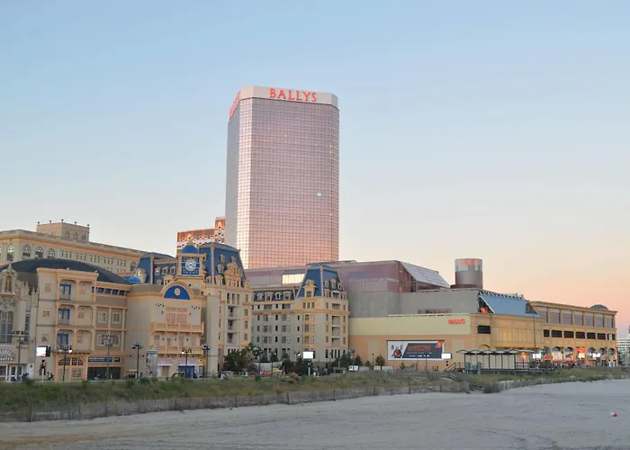 Luxury Hotels in Atlantic City near Atlantic City Boardwalk