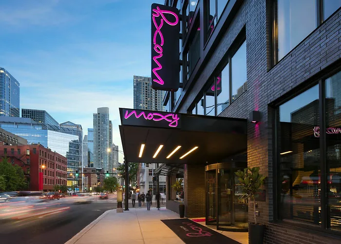 Moxy Chicago Downtown Hotel